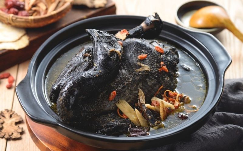Gà tiềm thuốc bắc tốt cho trẻ em nhưng cần dùng đúng liều lượng và theo dõi sức khỏe bé