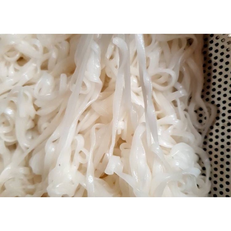 Thin fresh noodles