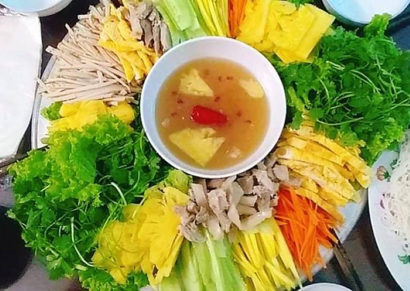 Customize filling for pho rolls