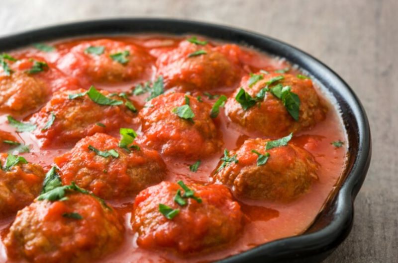 Meatballs in tomato sauce