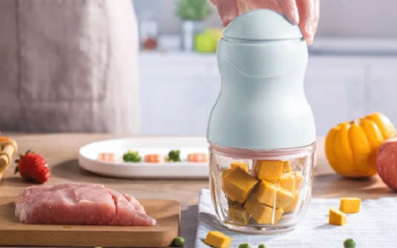 Baby-led weaning can be combined with purees for flexible feeding