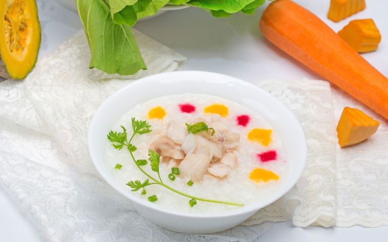 Cháo giúp bé 6 tháng phát triển kỹ năng ăn uống và cung cấp dinh dưỡng