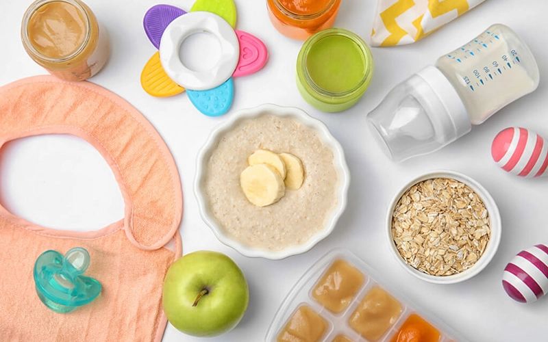 Cháo chỉ là bữa bổ sung, sữa vẫn là nguồn dinh dưỡng chính cho bé