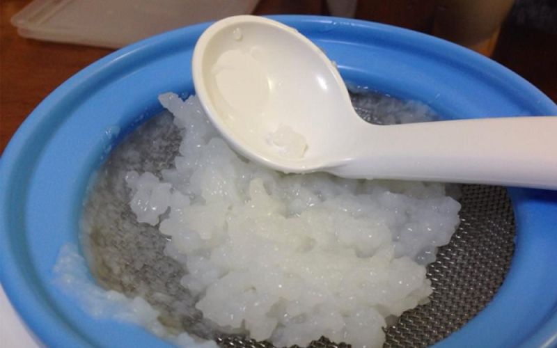 Rây cháo giúp mịn màng, hỗ trợ nhai nuốt và giữ dinh dưỡng cho bé