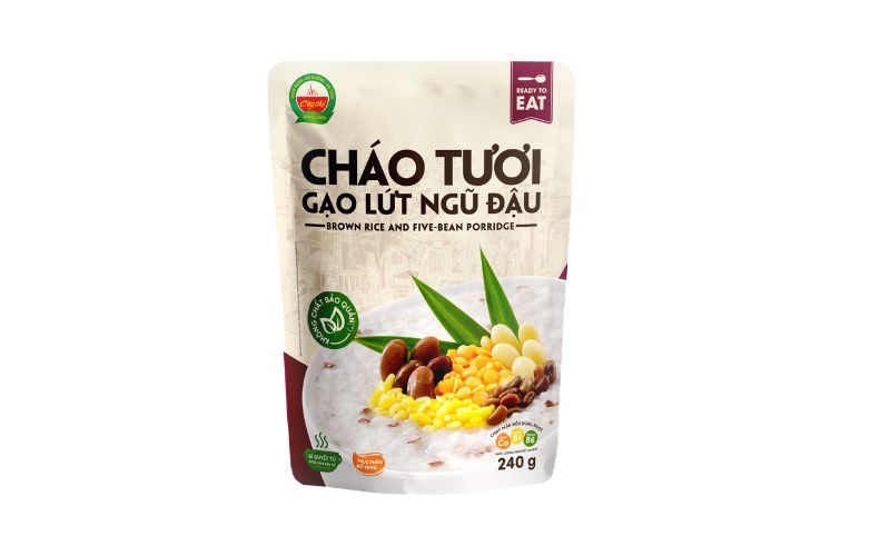 Quy trình AK Food chuẩn ISO, kết hợp gạo lứt và hạt dinh dưỡng, mang đến cháo cân bằng, tiện lợi.