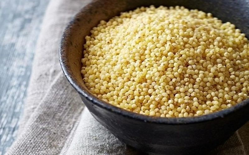Kê giàu khoáng chất, dễ tiêu hóa, không gluten và phù hợp làm cháo hoặc món ăn phụ.