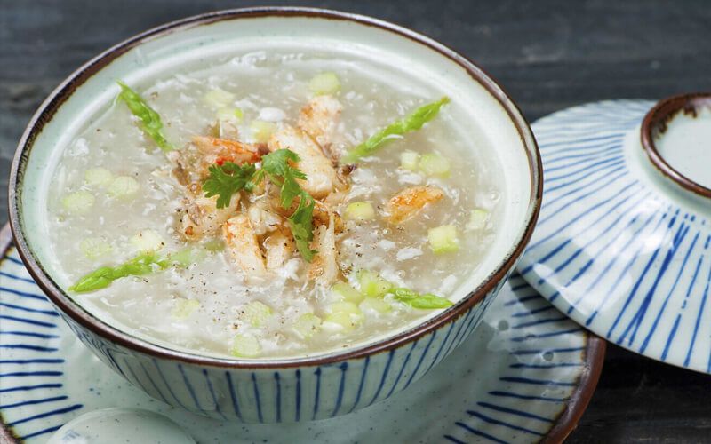 Súp hải sản măng tây thanh nhẹ, giàu dinh dưỡng và rất phù hợp cho bữa sáng của người giảm cân.