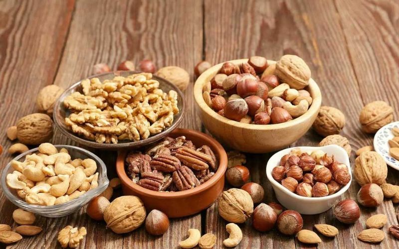 Các loại hạt là lựa chọn lý tưởng cho bữa sáng nhờ giàu omega-3, vitamin E và chất xơ, giúp no lâu và tốt cho tim mạch.