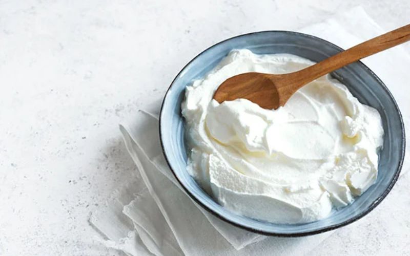 Sữa chua Hy Lạp là lựa chọn bữa sáng giàu protein, ít đường và tốt cho tiêu hóa