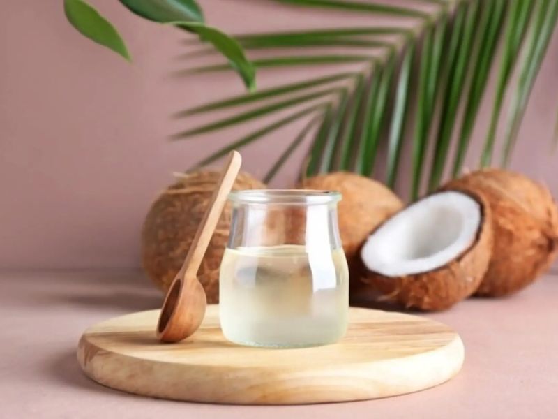 Dầu dừa giàu MCT, cung cấp năng lượng nhanh và hỗ trợ trí não khi sử dụng điều độ ở nhiệt độ vừa phải.