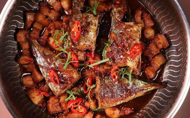 Thịt kho cá nục – mâm cơm truyền thống đậm đà, giàu omega-3 và cân bằng dinh dưỡng