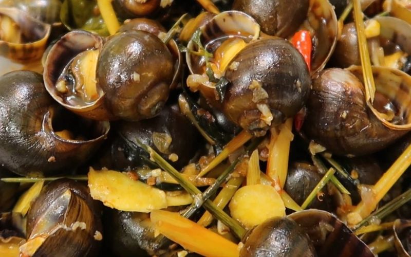 Các món ốc, nghêu, sò là lựa chọn bữa tối hải sản thơm ngon, lý tưởng cho cuối tuần.