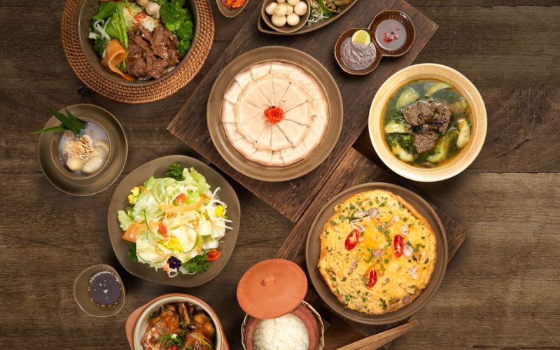 Mâm cơm gia đình Việt là lựa chọn bữa tối đầm ấm, đủ chất và phù hợp để cả nhà quây quần.